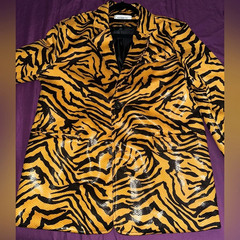 Zebra Python Blazer - Picture 3 of 5